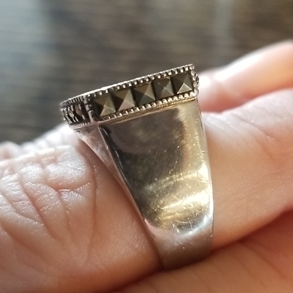 Marcasite silver ring with red stone size 7 - Picture 3 of 8